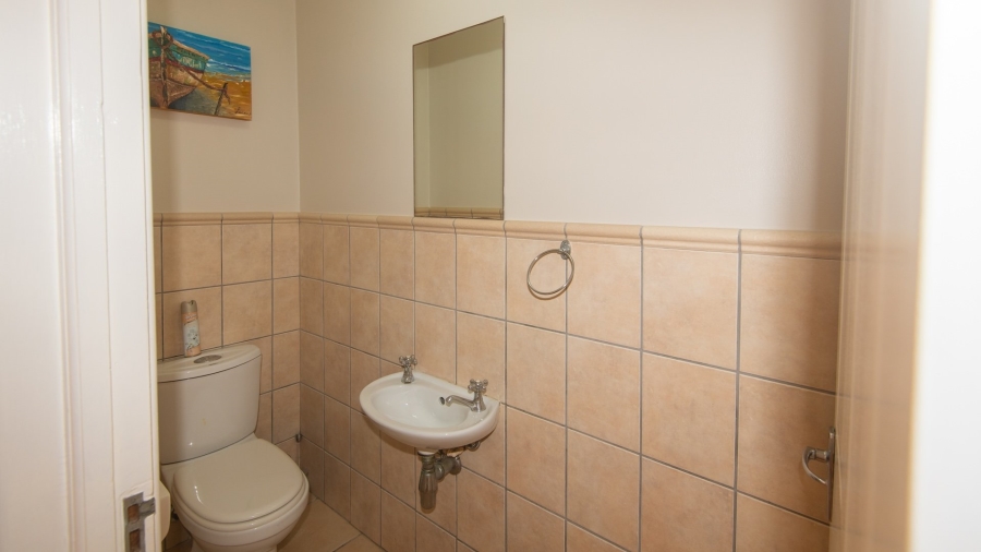 6 Bedroom Property for Sale in Nature On Sea Western Cape